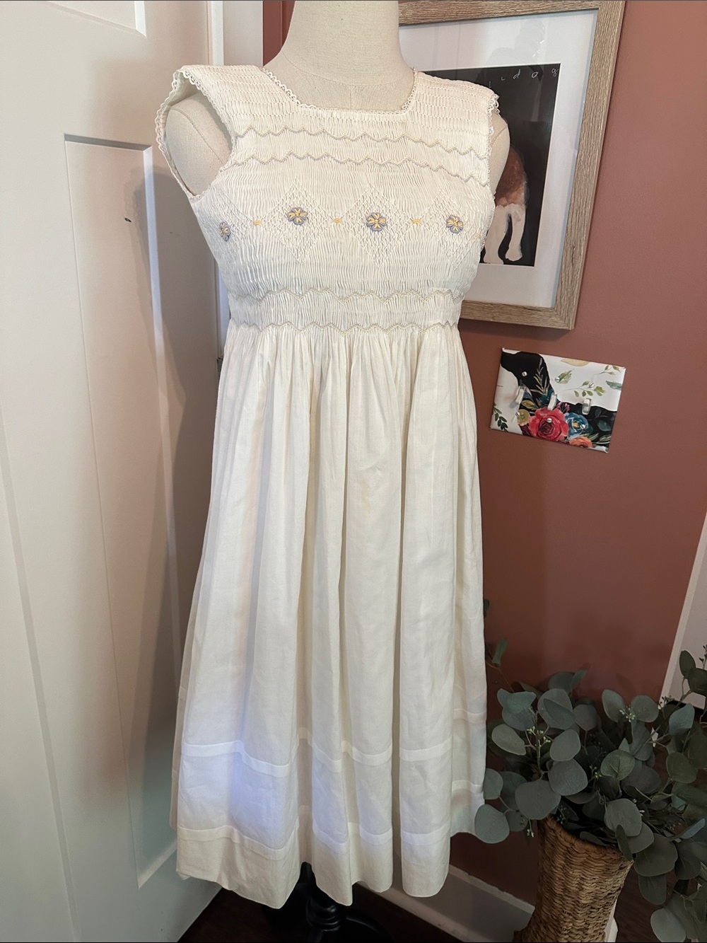 Strasburg girls 10 Cream Smocked Floral Bodice lined cotton sleeveless Dress